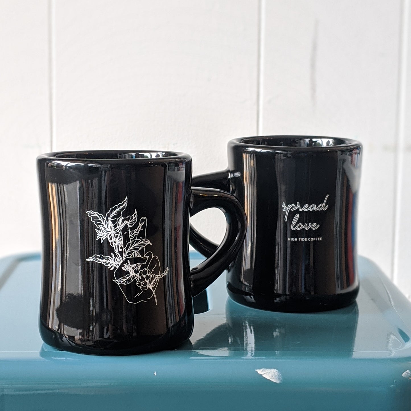 spread love diner mug